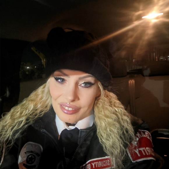 Meet your Posher, Ktina - Picture 4 of 4